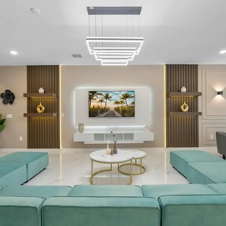 Super Grand- 15Bdr 17Bas - Huge 7 000Sqft Home